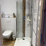 펜션 Holzhaus Mit Direktem Wasserzugang In Berlin-koepenick