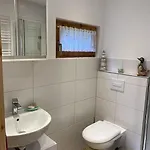 펜션 Holzhaus Mit Direktem Wasserzugang In Berlin-koepenick